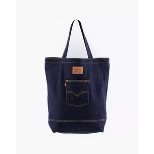 Product LEVIS THE LEVI S BACK POCKET T base image