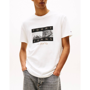 Product TOMMY JEANS TJM REG PHOTO FLAG SS TEE base image