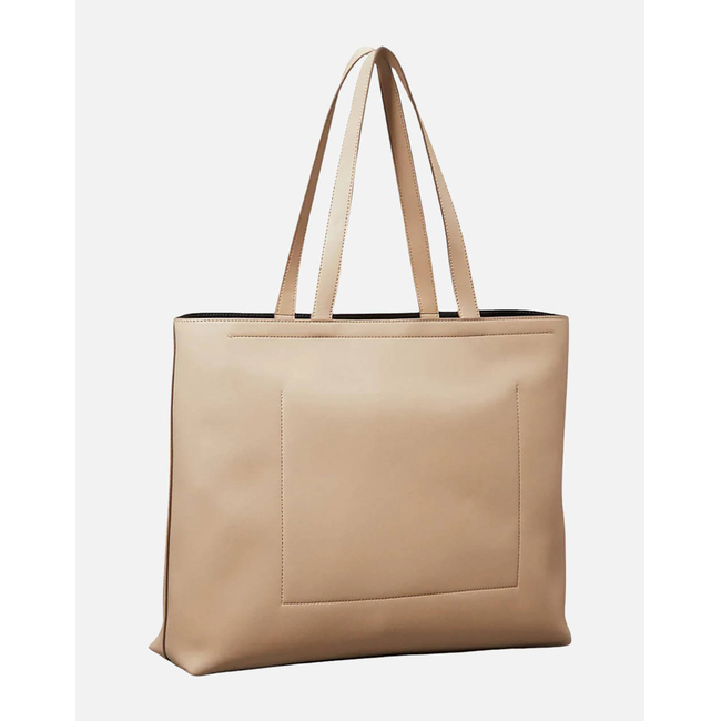 Product CALVIN KLEIN SCULPTED SLIM TOTE34 base image