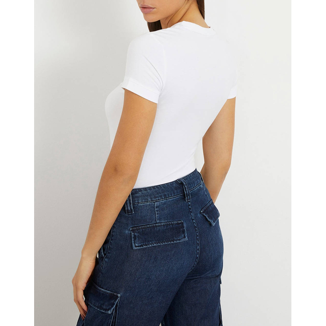 Product GUESS SS CN MINI TRIANGLE TEE ΜΠΛΟΥΖΑ ΓΥΝΑΙΚΕΙΟ base image