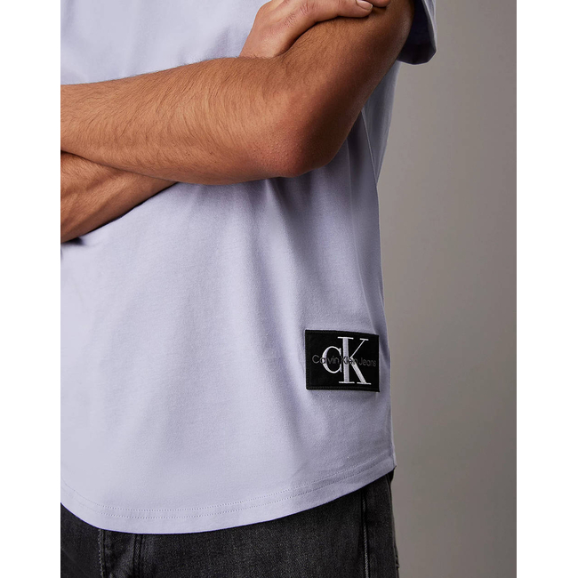 Product CALVIN KLEIN JEANS BADGE ROUND HEM TEE base image