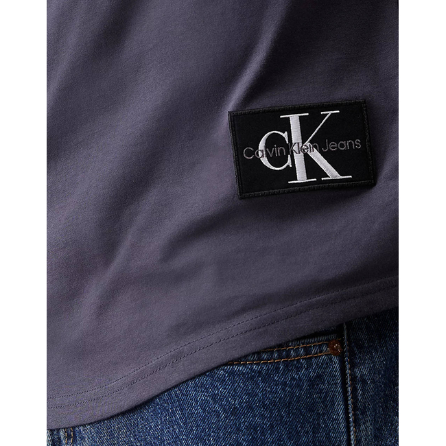 Product CALVIN KLEIN BADGE ROUND HEM TEE base image