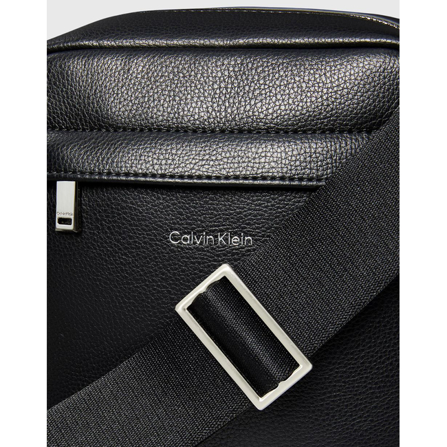 Product CALVIN KLEIN RAISED REPORTER (Διαστάσεις: 18 x 22 x 7εκ.) base image