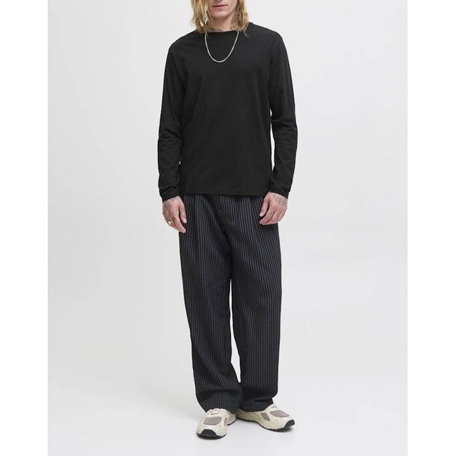 Product JACK&JONES JJEORGANIC BASIC TEE LS O-NECK NOOS base image