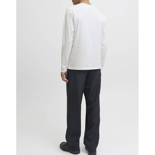 Product JACK&JONES JJEORGANIC BASIC TEE LS O-NECK NOOS base image