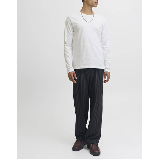 Product JACK&JONES JJEORGANIC BASIC TEE LS O-NECK NOOS base image