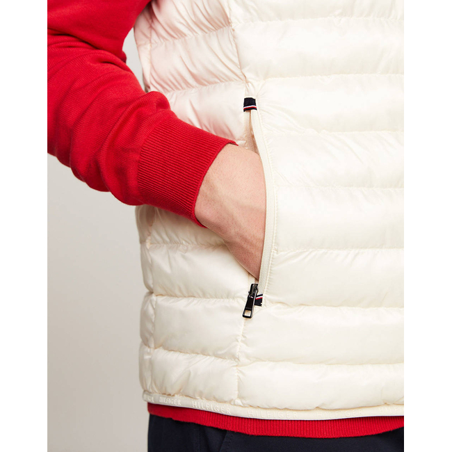 Product TOMMY HILFIGER ΜΠΟΥΦΑΝ ΑΜΑΝΙΚΟ PACKABLE RECYCLED VEST base image