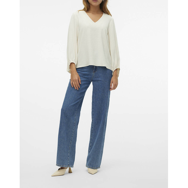 Product VERO MODA VMOLIVIA L/S V-NECK TOP WVN BTQ GA base image