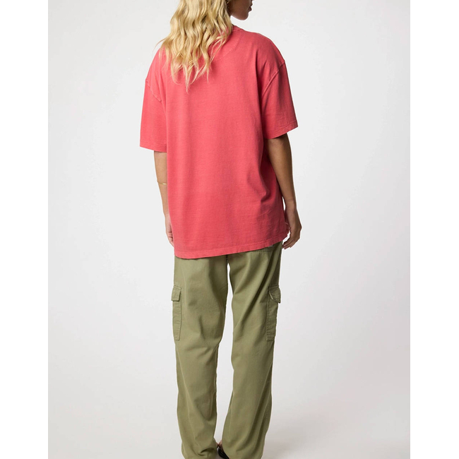 Product BLUE BANANA RED ICONIC TEE / ΚΟΝΤΟΜΑΝΙΚΟ base image