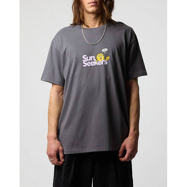 Product BLUE BANANA ASH SUN SEEKERS TEE / ΚΟΝΤΟΜΑΝΙΚΟ base image