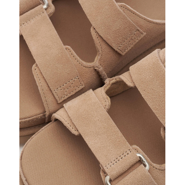 Product UGG Goldenstar Hi Slide base image