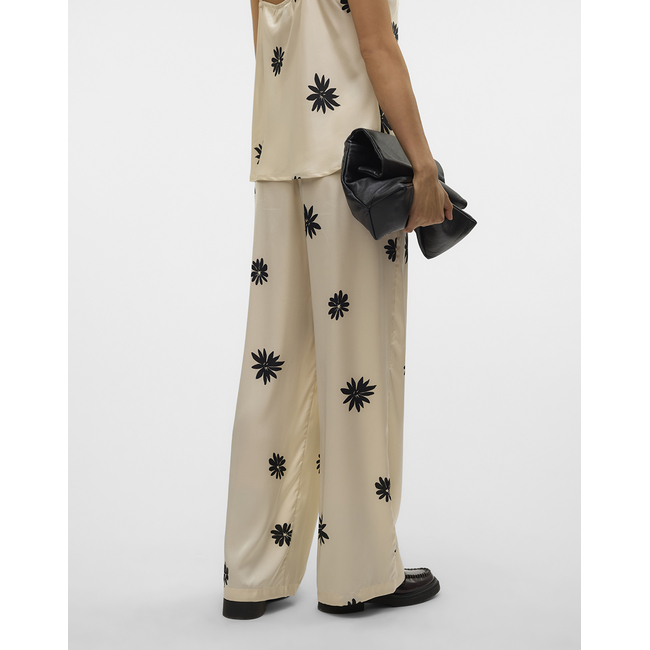 Product AWARE VMROE MW LOOSE PANTS VMA base image