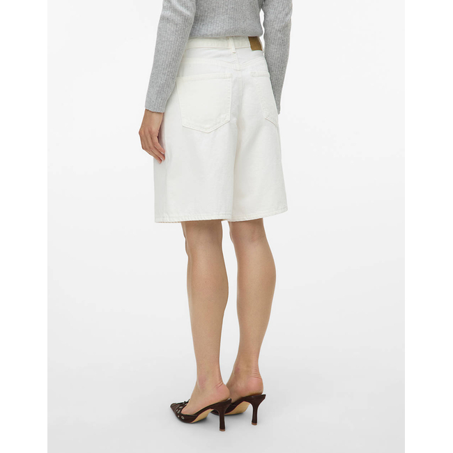Product AWARE BY VERO MODA VMSAGE HR BERMUDA ECRU SHORTS VMA base image