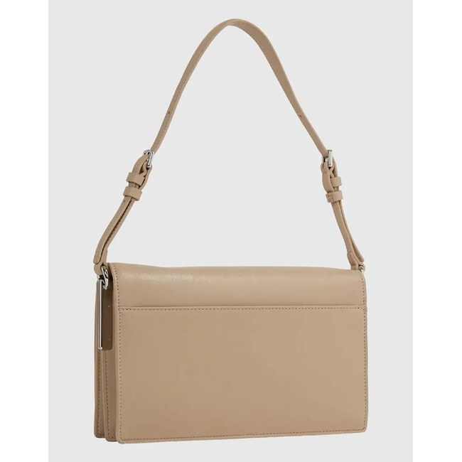 Product CALVIN KLEIN JEANS CK ELONGATED SHOULDER BAG (Διαστάσεις: 26 x 17 x 7εκ.) base image
