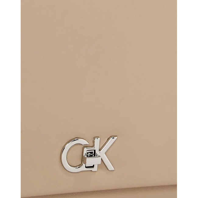 Product CALVIN KLEIN JEANS CK ELONGATED SHOULDER BAG (Διαστάσεις: 26 x 17 x 7εκ.) base image
