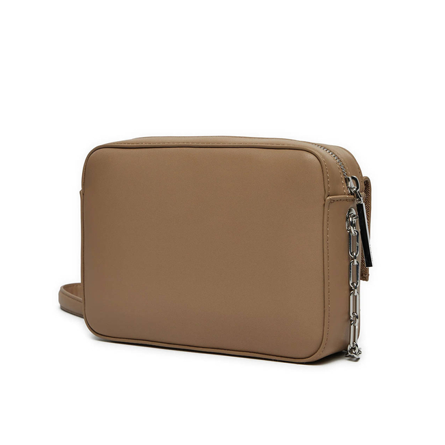 Product CALVIN KLEIN JEANS CK CAMERA BAG W/POCKET_MONO (Dimensions: 21 x 16 x 6cm.) base image