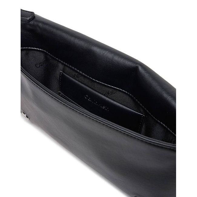 Product CALVIN KLEIN JEANS LINE QUILT SHOULDER BAG (Dimensions: 27.5 x 15 x 3cm.) base image