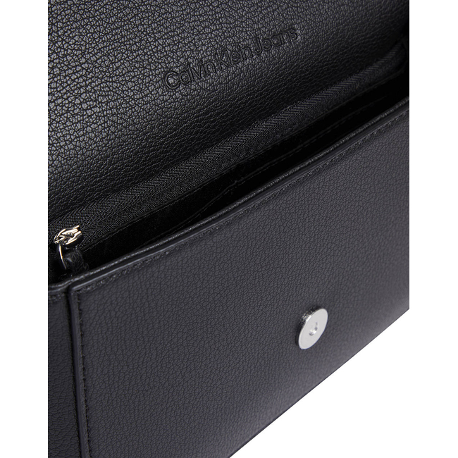 Product CALVIN KLEIN JEANS MINIMAL MONOGRAM EW FLAP PH/CB19 (Dimensions: 19 x 12 x 4cm.) base image