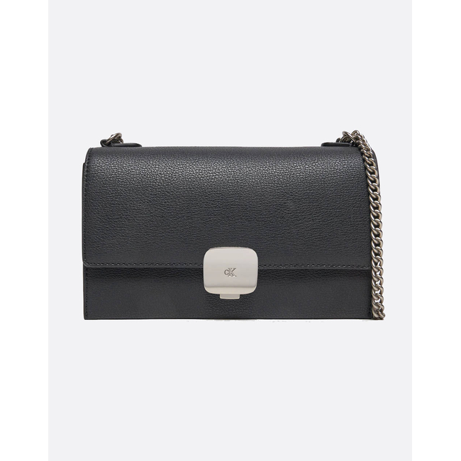 Product CALVIN KLEIN JEANS FORGED LOCK SMALL FLAP (Dimensions: 21 x 12 x 5cm.) base image