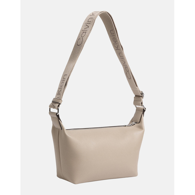 Product CALVIN KLEIN JEANS ULTRALIGHT SHOULDER BAG22 PU (Διαστάσεις: 21.5 x 16 x 10εκ.) base image