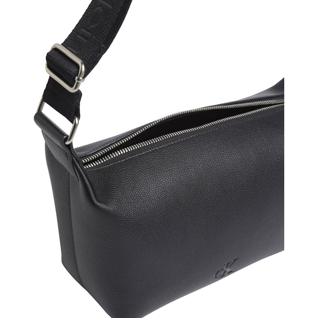 Product CALVIN KLEIN JEANS ULTRALIGHT SHOULDER BAG22 PU (Διαστάσεις: 21.5 x 16 x 10εκ.) base image