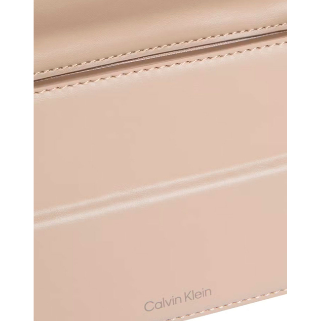 Product CALVIN KLEIN JEANS BELTED SMALL SHOULDER BAG (Διαστάσεις: 23.5 x 12 x 6εκ.) base image