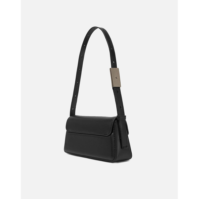 Product CALVIN KLEIN JEANS BELTED SMALL SHOULDER BAG (Διαστάσεις: 23.5 x 12 x 6εκ.) base image