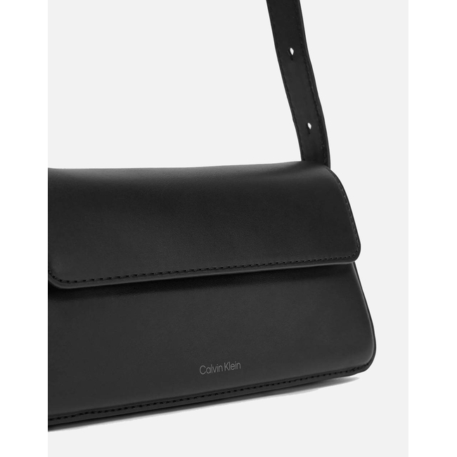 Product CALVIN KLEIN JEANS BELTED SMALL SHOULDER BAG (Διαστάσεις: 23.5 x 12 x 6εκ.) base image