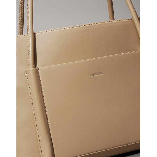 Product CALVIN KLEIN JEANS CK LINN MEDIUM SHOPPER (Διαστάσεις: 24.5 x 20 x 6.5εκ.) base image