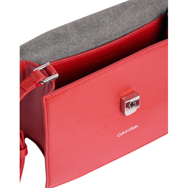 Product CALVIN KLEIN JEANS CK LINN TOP HANDLE CROSSBODY (Διαστάσεις: 19 x 13 x 7.5εκ.) base image