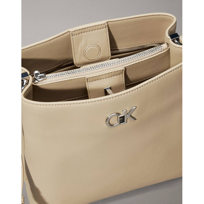 Product CALVIN KLEIN JEANS CK CONVERTIBLE BUCKET BAG (Διαστάσεις: 23 x 25 x 13 εκ.) base image
