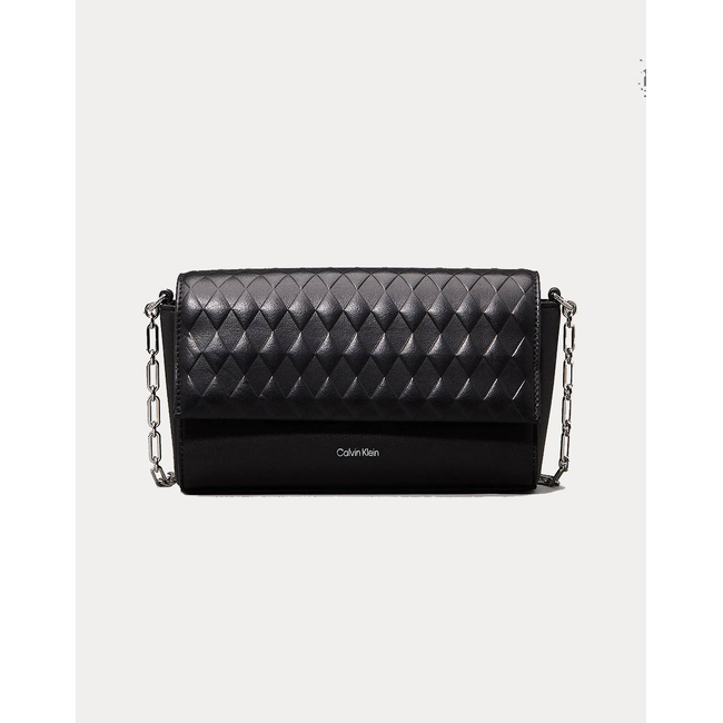 Product CALVIN KLEIN MINI QUILT CHAIN MINI CROSSBODY (Dimensions: 21 x 5.5 x 13cm.) base image