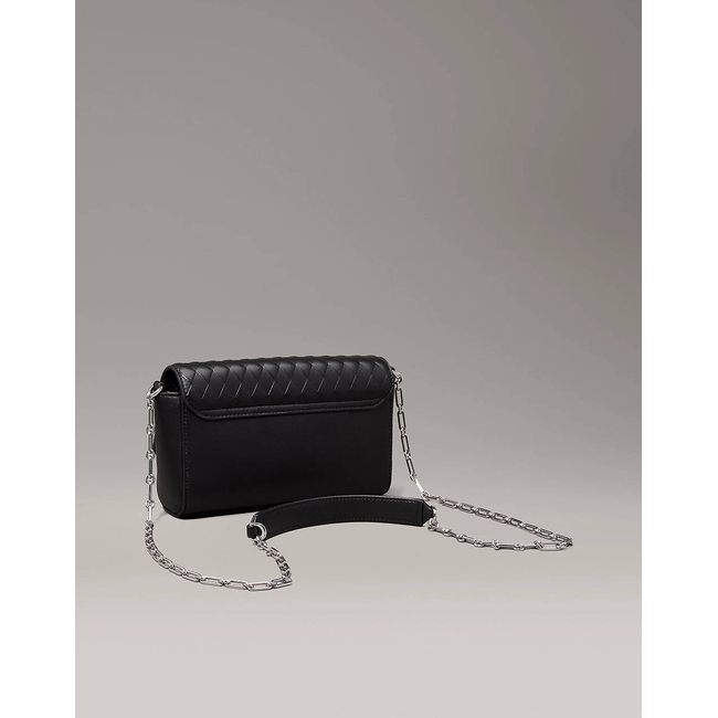 Product CALVIN KLEIN MINI QUILT CHAIN MINI CROSSBODY (Dimensions: 21 x 5.5 x 13cm.) base image