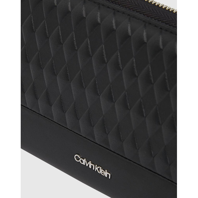 Product CALVIN KLEIN MINI QUILT LARGE ZIP AROUND (Διαστάσεις:19 x 9 x 2εκ.) base image