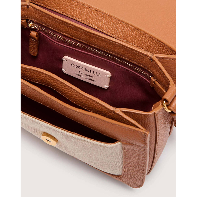 Product COCCINELLE ΤΣΑΝΤΑ (Διαστάσεις: 21x17x6 εκ.) base image