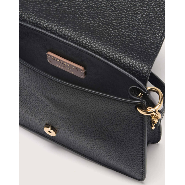 Product COCCINELLE ΤΣΑΝΤΑΚΙ ΚΙΝΗΤΟΥ  (Διαστάσεις: 22 x 12 x 5 εκ.) base image