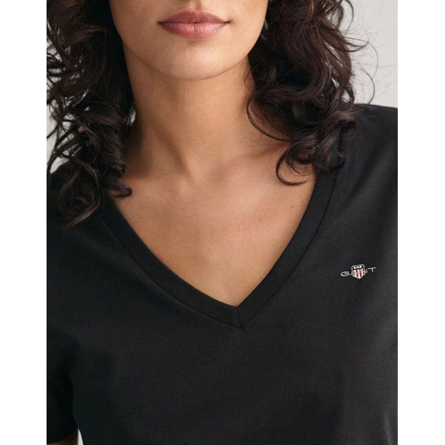 Product GANT ΜΠΛΟΥΖΑ ΚΜ  REG SHIELD SS V-NECK T-SHIRT base image
