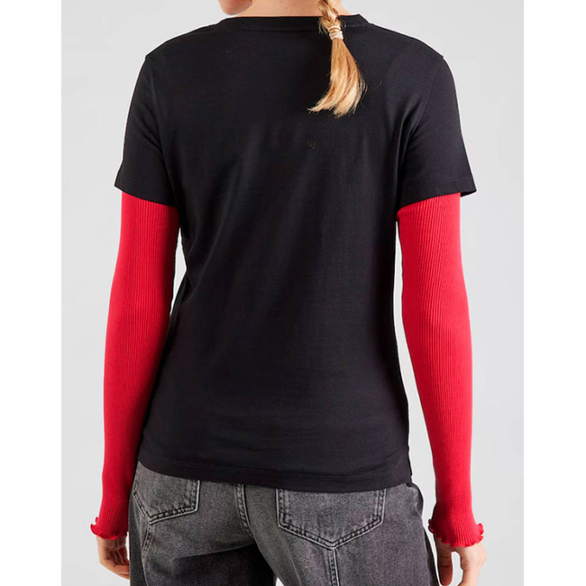 Product GUESS SS CN TRIANGLE LOVE TEE ΜΠΛΟΥΖΑ ΓΥΝΑΙΚΕΙΟ base image