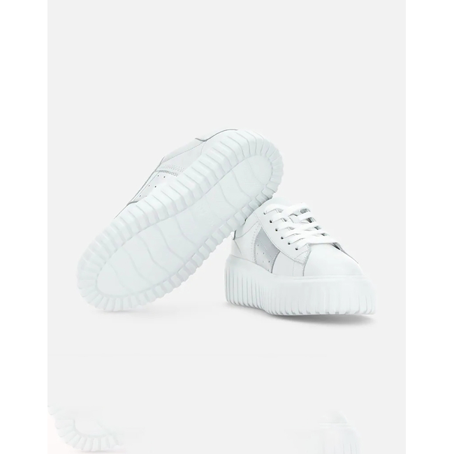 Product HOGAN SNEAKERS base image