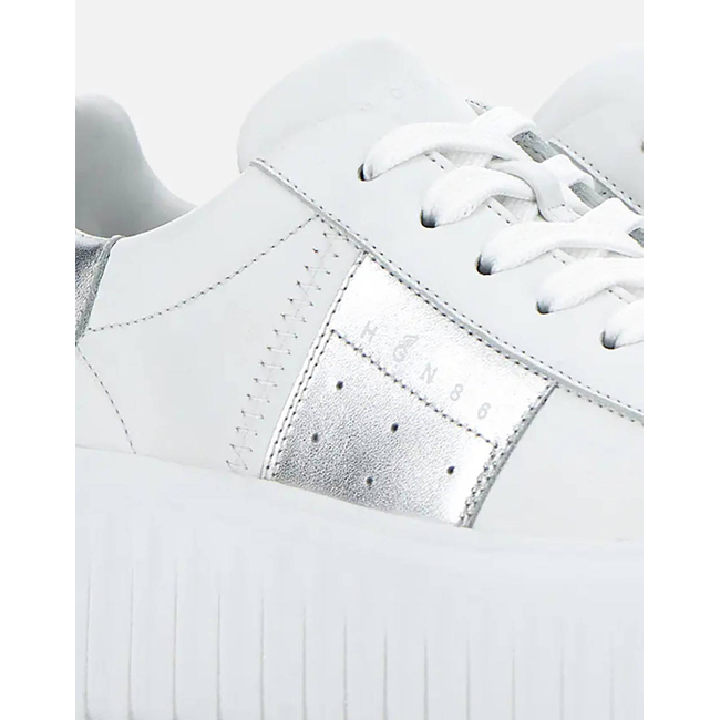 Product HOGAN SNEAKERS base image