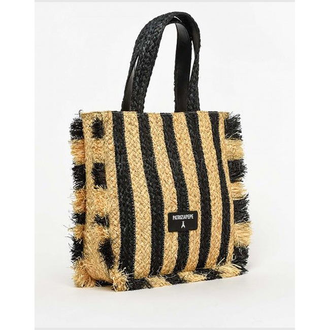 Product PATRIZIA PEPE  BORSA/BAG ΤΣΑΝΤΑ ΓΥΝΑΙΚΕΙΟ (Διαστάσεις: 36 x 33 x 2εκ.) base image