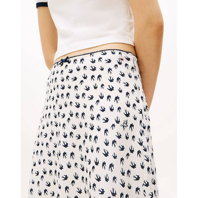 Product TOMMY JEANS TJW MIDI AOP SKIRT base image