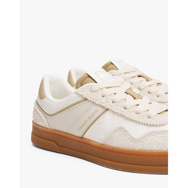 Product TOMMY HILFIGER THE GREENWICH MIX MEDIA base image