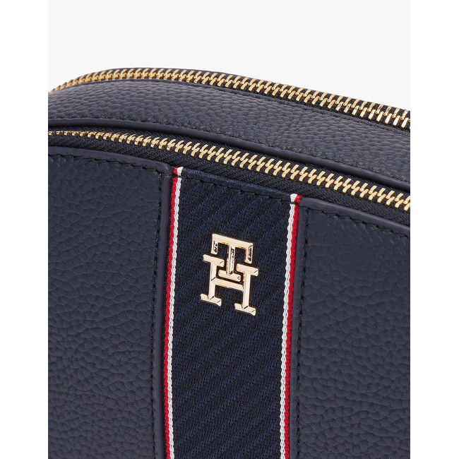 Product TOMMY HILFIGER TH LEGACY CAMERA BAG (Dimensions: 22 x 6 x 13 cm.) base image