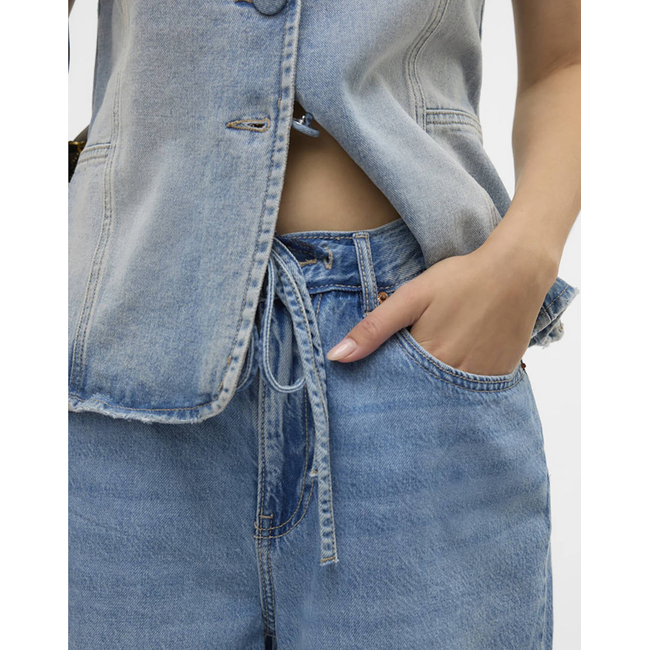 Product VERO MODA VMVILLA MR BERMUDA DNM SHORTS MIX base image