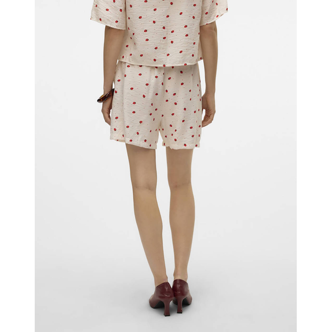 Product VERO MODA VMODETTE HW SHORTS WVN GA base image
