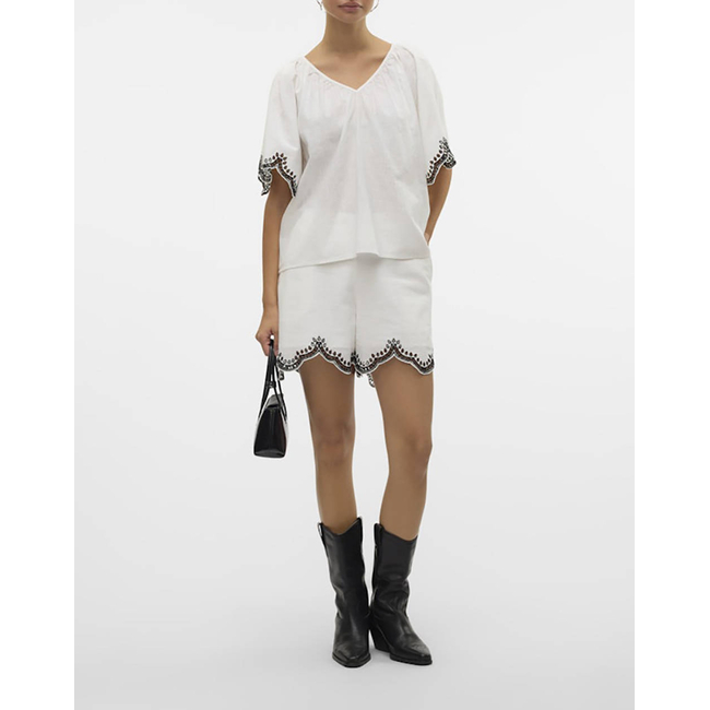 Product VERO MODA VMDIANA MW SHORTS WVN BTQ base image