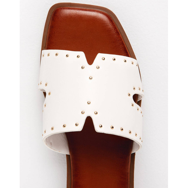 Product TOI&MOI SANDALS base image