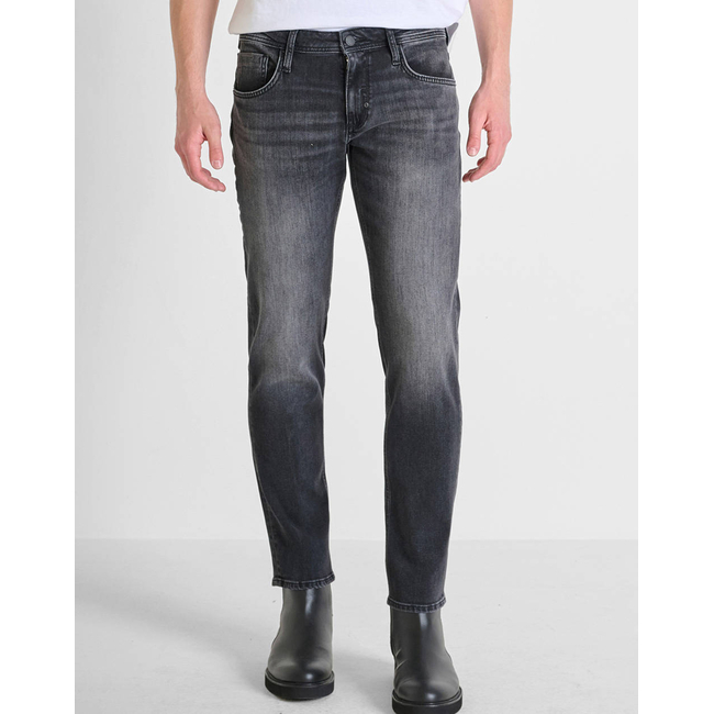 Product ANTONY MORATO MMDT00282FA7505731W01992 MIN OF 10 JEANS KURT COMFORT TAPERED FIT IN ICONIC BLACK OD BLACK DENIM ΠΑΝΤΕΛΟΝΙ ΑΝΔΡΙΚΟ base image