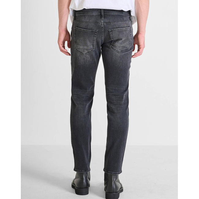 Product ANTONY MORATO MMDT00282FA7505731W01992 MIN OF 10 JEANS KURT COMFORT TAPERED FIT IN ICONIC BLACK OD BLACK DENIM ΠΑΝΤΕΛΟΝΙ ΑΝΔΡΙΚΟ base image